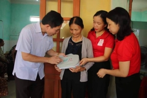 Khám sức khỏe miễn phí cho hơn 700 đối tượng chính sách ở Lộc Hà (Hà Tĩnh)
