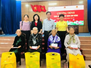 Quỹ Thiện Tâm tặng quà tri ân các Mẹ Việt Nam anh hùng trên toàn quốc