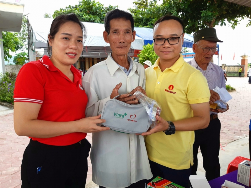 2020: STARTING THE PROGRAM OF SPONSORING AND TAKING HEALTHCAER FOR 32,000 POOR PEOPLE IN VIET NAM